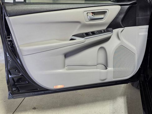 Used 2015 Toyota Camry SE FWD image 20