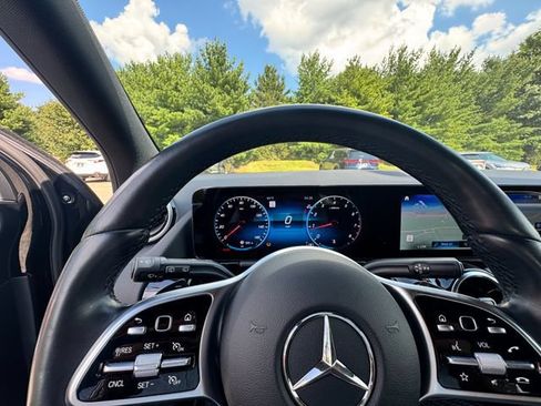 Used 2023 Mercedes-Benz GLA 250 4MATIC image 6