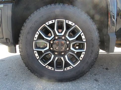 Certified 2024 GMC Sierra 2500 Denali w/ Denali Reserve Package AWD/4WD image 9