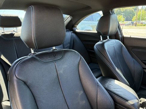 Used 2018 BMW M2 RWD image 22