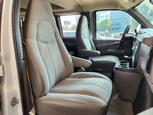 Used 2007 Chevrolet Express 3500 Extended Passenger w/ LT Preferred Equipment Group RWD image 13