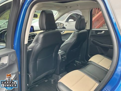 Used 2022 Ford Escape Titanium w/ Titanium Premium Package FWD image 29