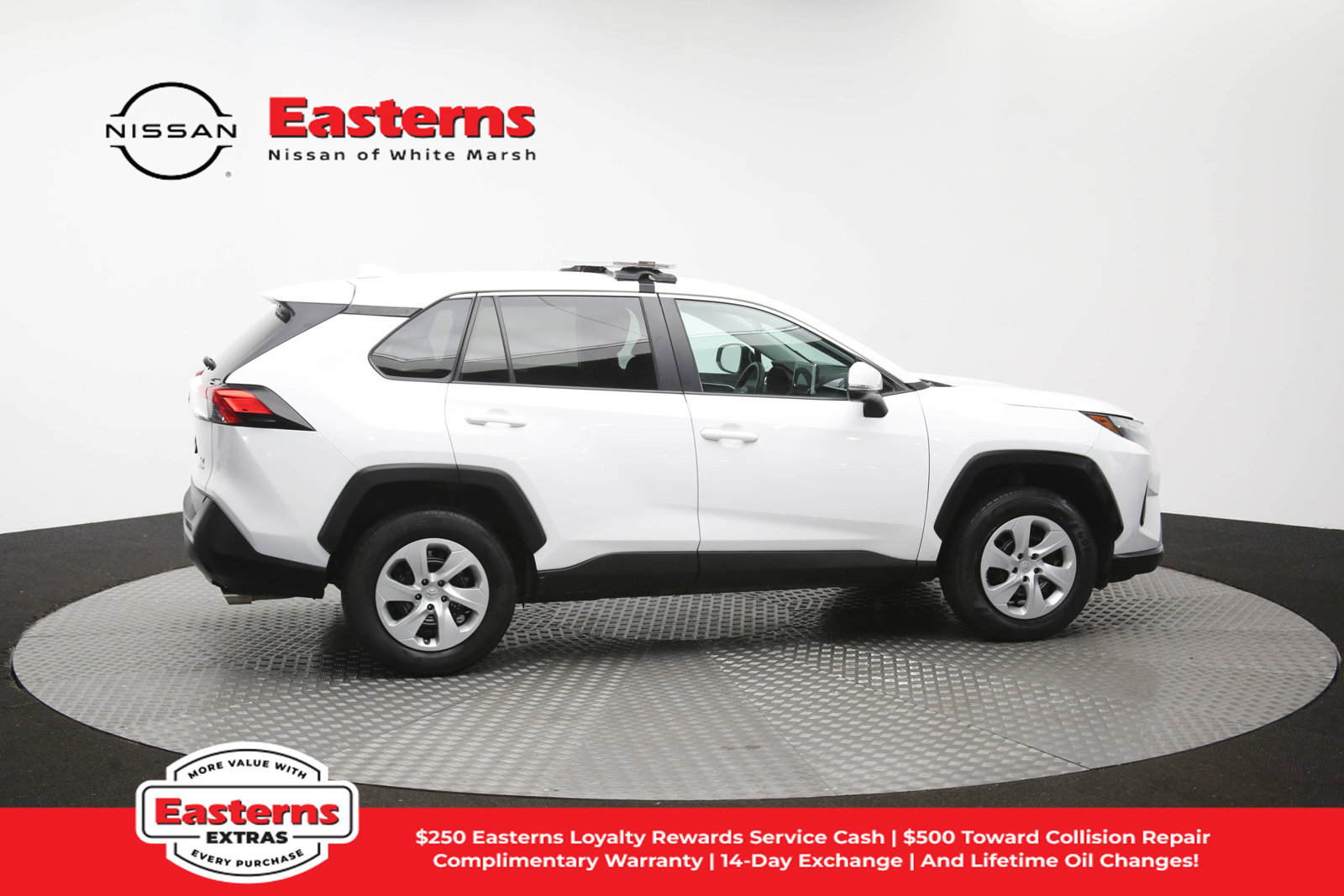 Used 2023 Toyota RAV4 LE AWD/4WD image 43
