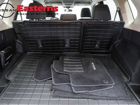 Used 2023 Nissan Rogue S image 14