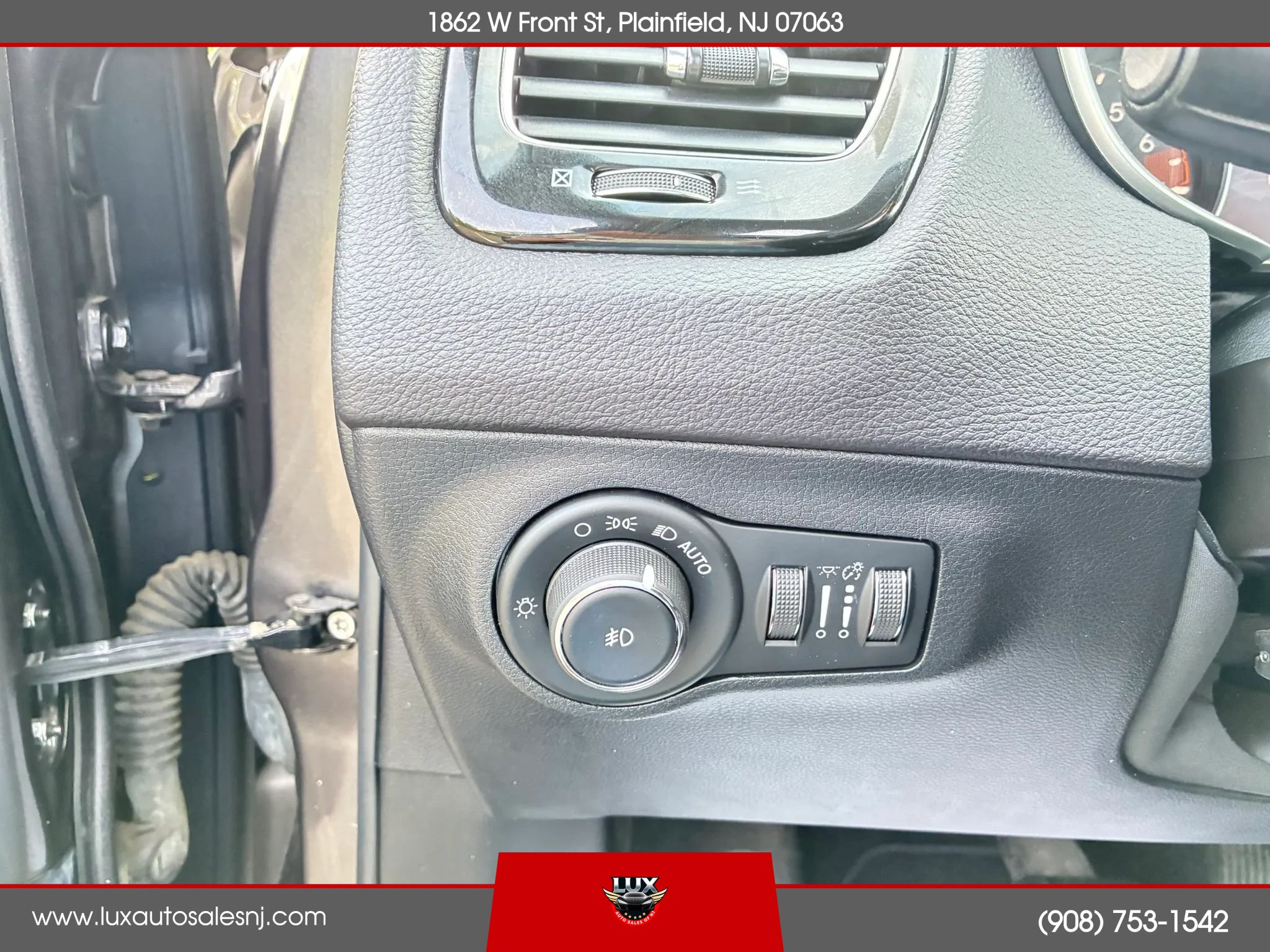 Used 2018 Jeep Compass Limited AWD/4WD image 24