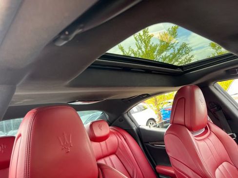Used 2019 Maserati Ghibli GranSport RWD image 33