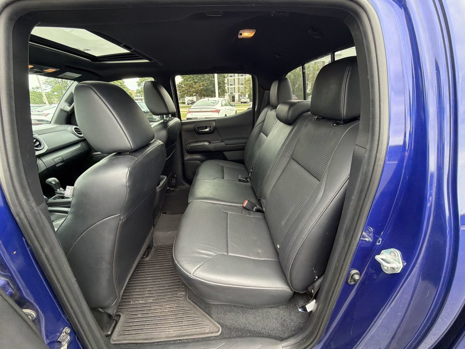 Used 2023 Toyota Tacoma TRD Off-Road w/ TRD Premium Off Road Package AWD/4WD image 25