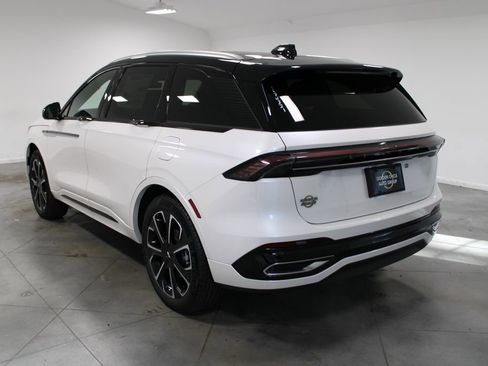 New 2026 Lincoln Nautilus Reserve image 6