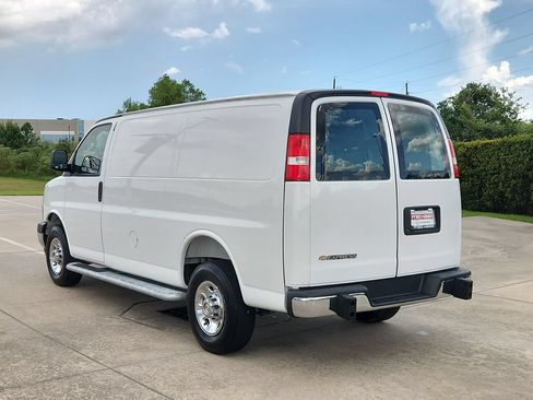 Used 2025 Chevrolet Express 2500 w/ Driver Convenience Package RWD image 7