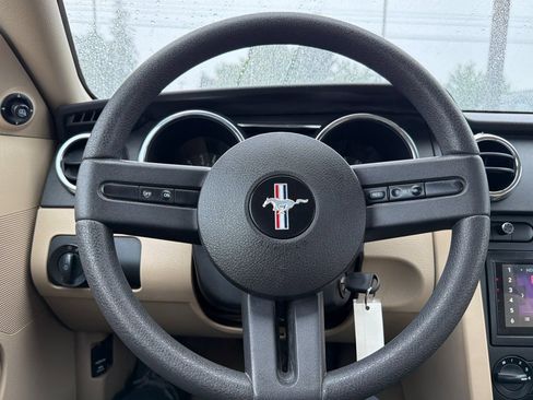 Used 2005 Ford Mustang Premium RWD image 23