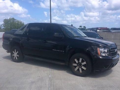 Used 2008 Chevrolet Avalanche LT w/ LT Preferred Equipment Group image 3