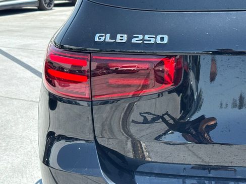 Used 2025 Mercedes-Benz GLB 250 image 6