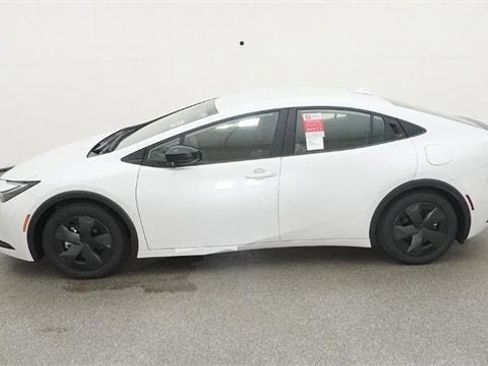 New 2025 Toyota Prius Plug-In Hybrid FWD image 69
