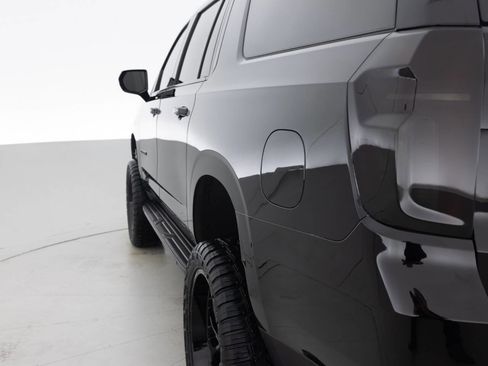 Used 2023 Chevrolet Suburban RST image 13