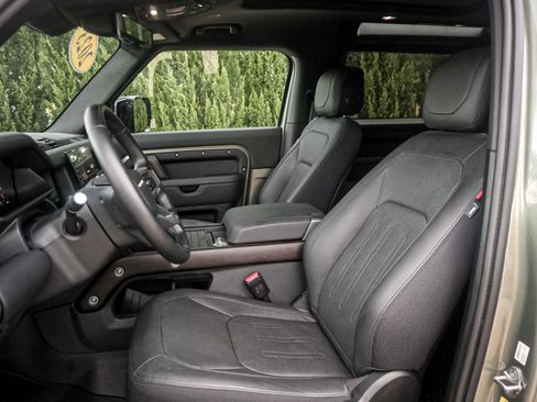 Used 2023 Land Rover Defender 90 X image 14