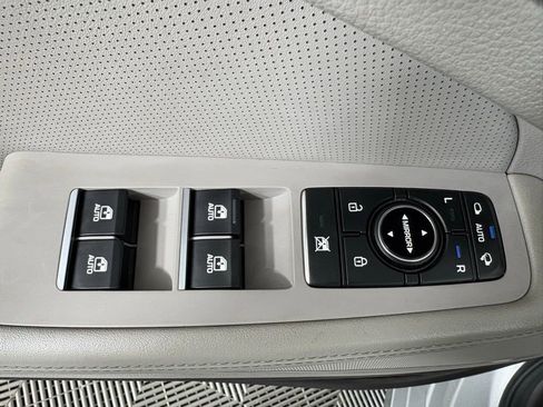 Used 2019 Genesis G80 5.0 Ultimate RWD image 18