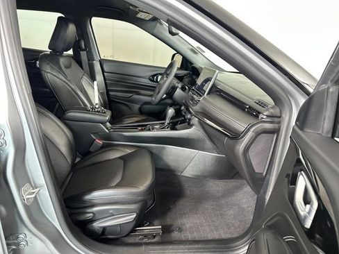 Used 2022 Jeep Compass Altitude image 28