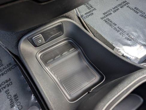 New 2026 Chrysler Pacifica Select image 31