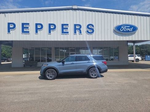 New 2026 Ford Explorer Active w/ Active Comfort Package AWD/4WD image 1
