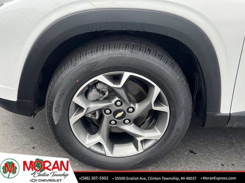 Certified 2024 Chevrolet Trax LT w/ Driver Confidence Package FWD image 10