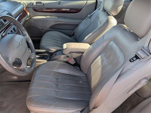 Used 2002 Chrysler Sebring LXi image 10
