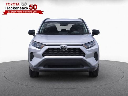 Used 2021 Toyota RAV4 LE w/ Carpet Mat Package (TMS) AWD/4WD image 5