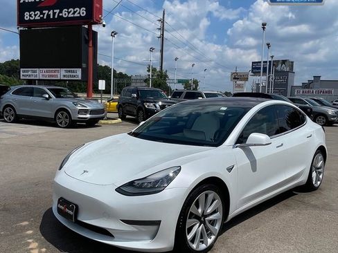 Used 2018 Tesla Model 3 Long Range RWD image 1
