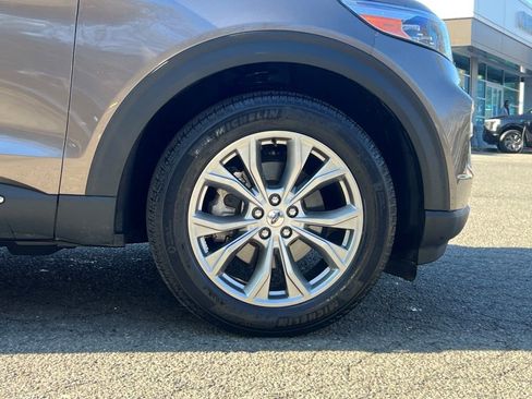 Used 2021 Ford Explorer XLT w/ Equipment Group 202A AWD/4WD image 7