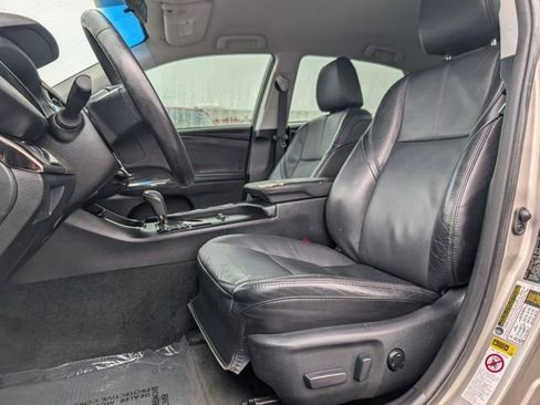 Used 2013 Toyota Avalon XLE image 7