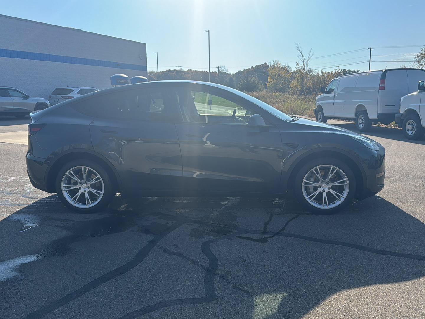 Used 2024 Tesla Model Y Long Range AWD/4WD image 6