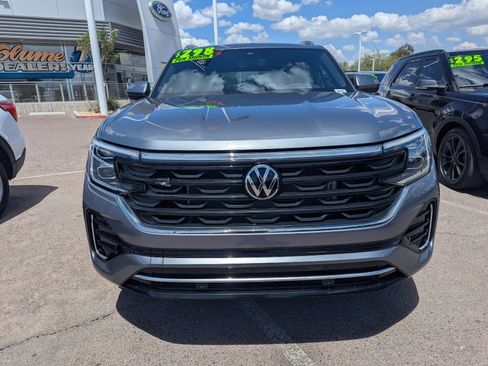 Used 2024 Volkswagen Atlas Cross Sport SEL R-Line AWD/4WD image 2