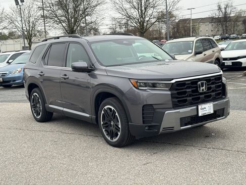 New 2026 Honda Pilot Touring image 1