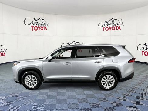 Used 2025 Toyota Grand Highlander AWD image 4