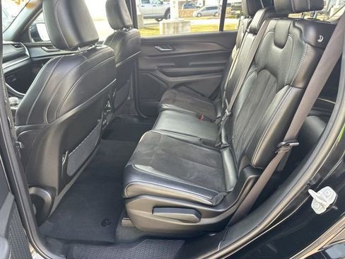 Used 2024 Jeep Grand Cherokee L Laredo AWD/4WD image 23