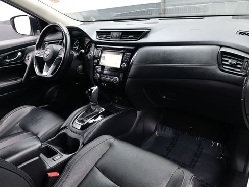 Used 2017 Nissan Rogue SL w/ SL Premium Package image 15