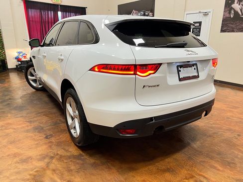 Used 2020 Jaguar F-PACE Premium image 2