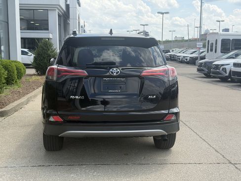 Used 2017 Toyota RAV4 XLE FWD image 6