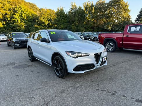 Used 2024 Alfa Romeo Stelvio Ti w/ Performance Driving Package AWD/4WD image 9