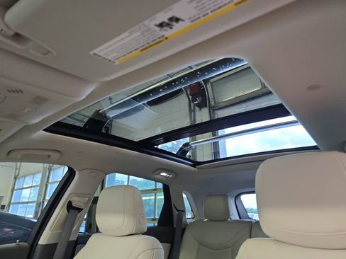 Used 2026 Cadillac XT5 Premium Luxury w/ Driver Assist Package FWD image 33