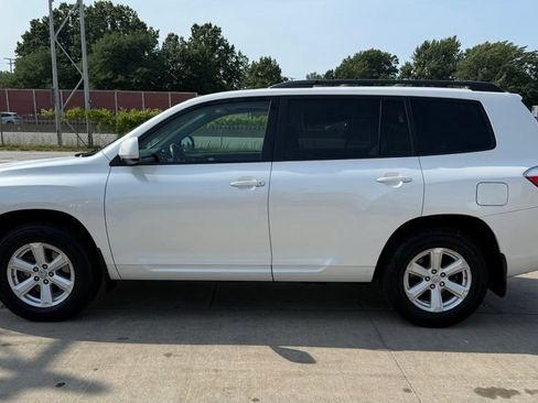 Used 2010 Toyota Highlander SE AWD/4WD image 11