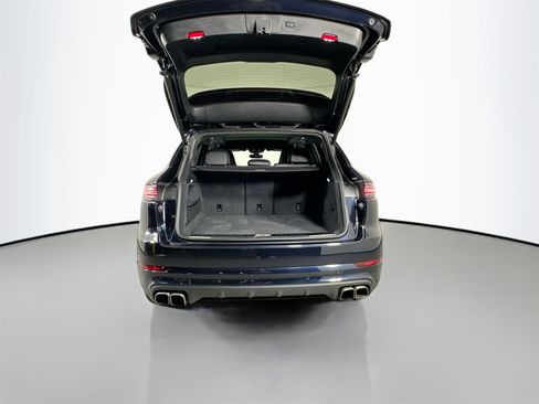 Certified 2022 Porsche Cayenne Turbo image 36