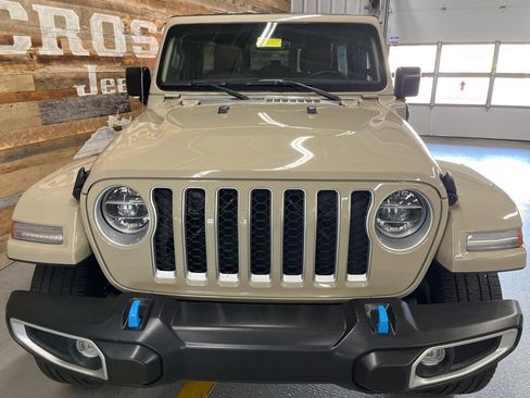 Used 2022 Jeep Wrangler Unlimited Sahara w/ Cold Weather Group AWD/4WD image 7