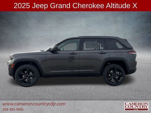 New 2025 Jeep Grand Cherokee Altitude image 4