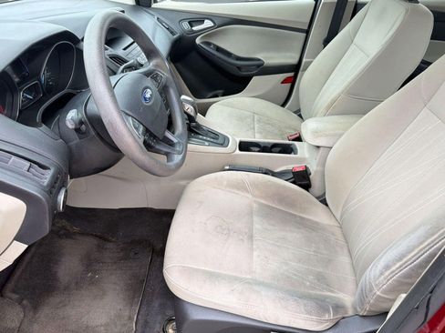 Used 2016 Ford Focus SE FWD image 5