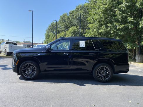 Used 2025 Cadillac Escalade Sport Platinum w/ LPO, Floor Liner Package AWD/4WD image 6