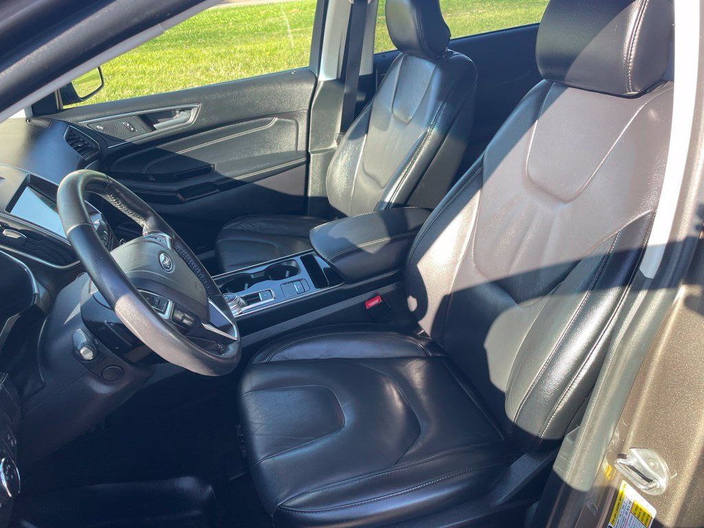 Used 2019 Ford Edge Titanium AWD/4WD image 10
