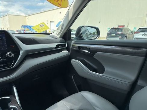 Used 2020 Toyota Highlander Platinum AWD/4WD image 24