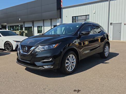 Used 2021 Nissan Rogue Sport SV AWD/4WD image 4
