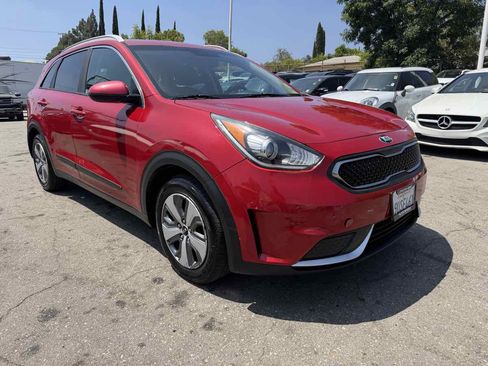 Used 2019 Kia Niro LX FWD image 1