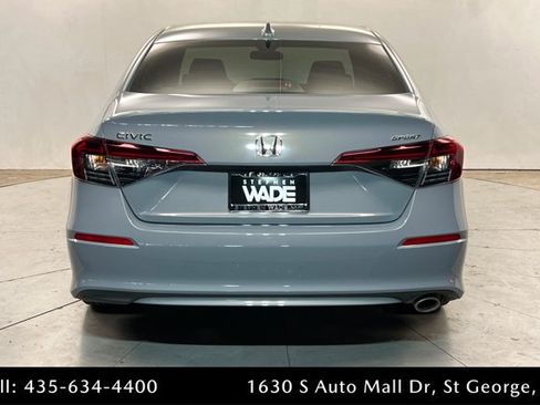 Used 2025 Honda Civic Sport image 4